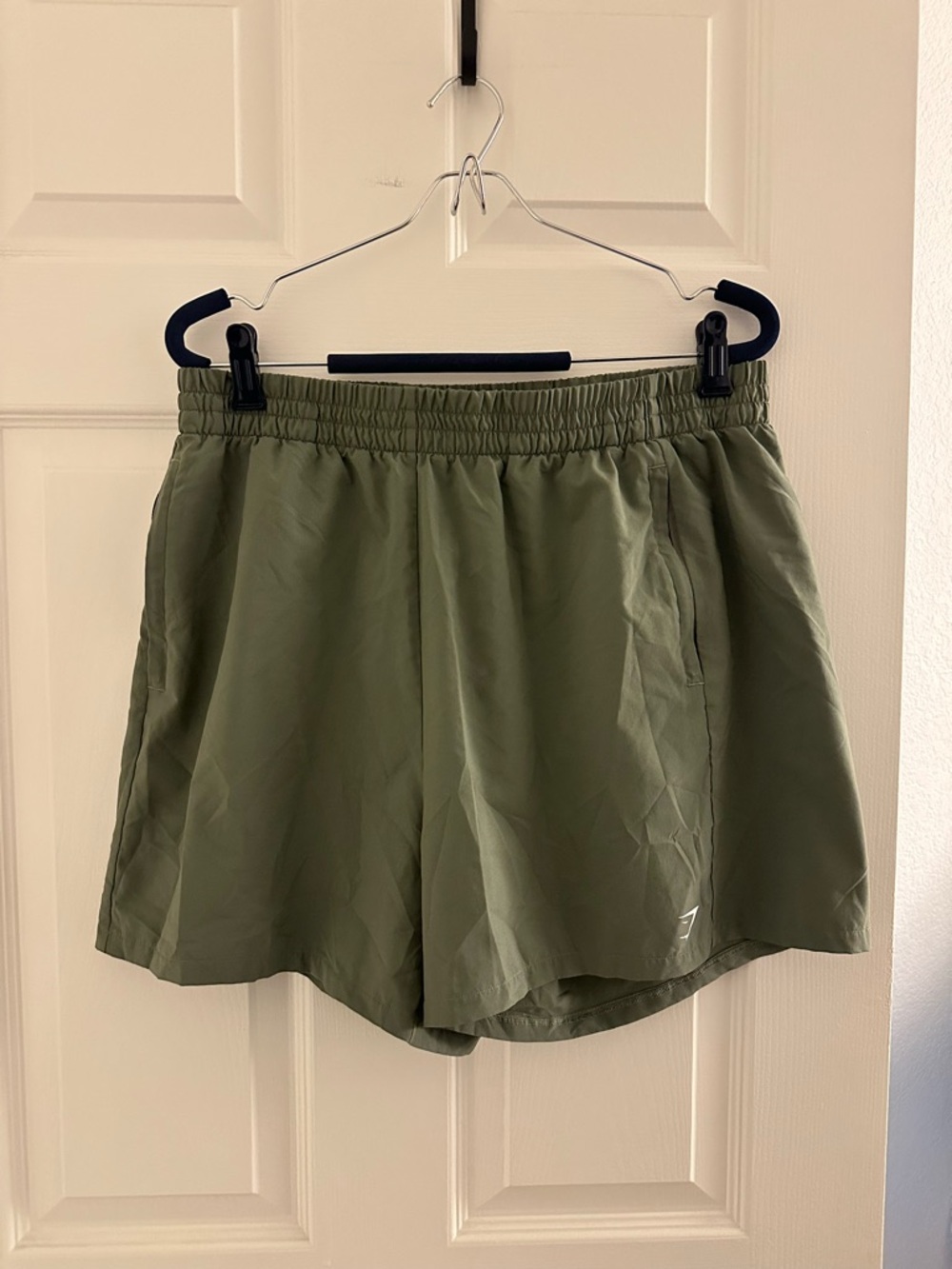 Gymshark Women’s Woven Pocket Shorts XL Dusty Olive Green